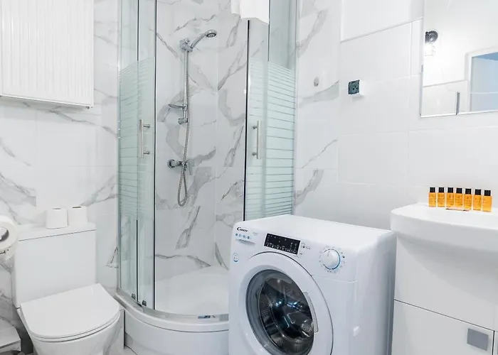 아파트 Grunwald Spacious By Bookinghost *