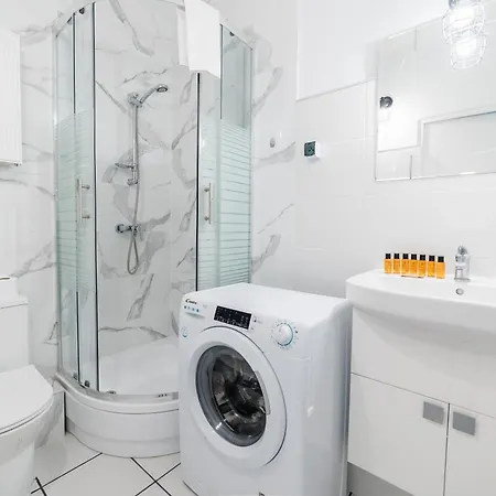 Grunwald Spacious By Bookinghost Poznan