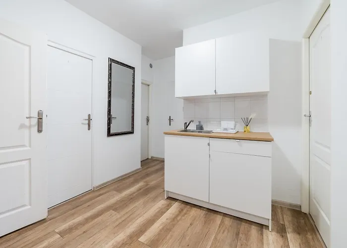 Apartment Grunwald Spacious By Bookinghost Poznan